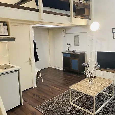 Le Ptit Parisien - Champs Elysees - Metro & Wifi Apartment *