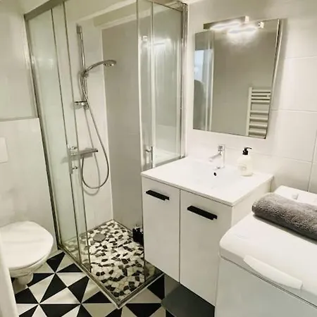 Appartement Le Ptit Parisien - Champs Elysees - Metro & Wifi *