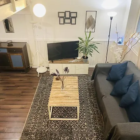 Appartement Le Ptit Parisien - Champs Elysees - Metro & Wifi Parijs
